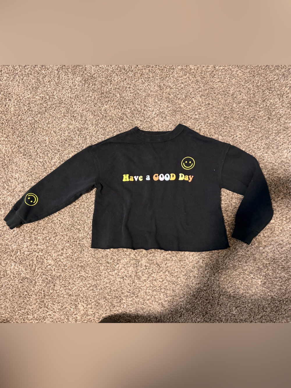 art class Black Cropped Sweatshirt with Yellow Smiley Graphic
